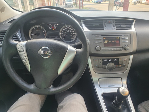 Imagen 11 de 14 de Nissan Sentra 2016 2.0 Advance
