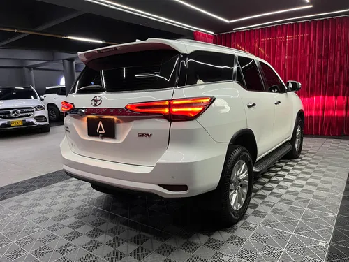 Toyota Fortuner 2.4 Srv