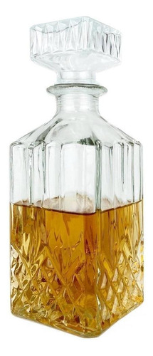 Botella de licor de jugo de cachaca de whisky en barra de vidrio de 1 litro