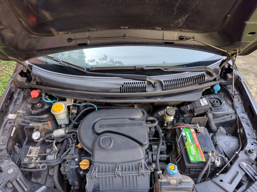 Imagem 9 de 15 de Fiat Grand Siena 2018 1.0 Attractive Flex 4p