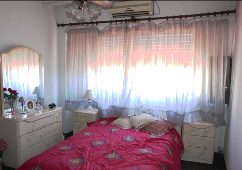 Imagen 6 de 8 de Venta Triplex 4 Ambientes Con Cochera Y Fondo Libre Castelar
