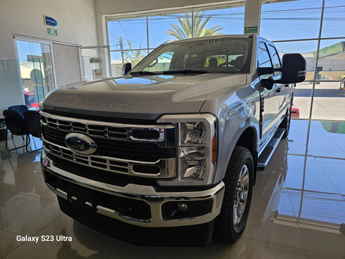 F-250 Xlt,diesel 6.7 L V8,ta