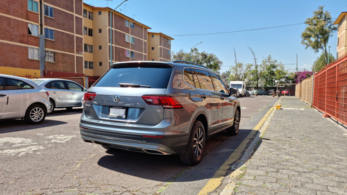 Volkswagen Tiguan Comfortline 7 asientos, 3 filas