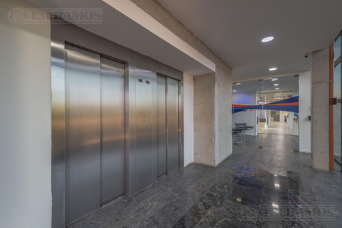 Lj Ramos | Alquila | Oficina Plata Libre Luminosa 300m2| Small Center, Pilar