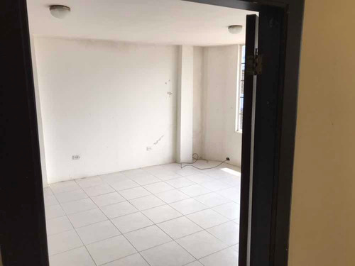 Imagen 2 de 9 de Casa De Dos Pisos, Son Dos Departamentos Más Terrasa