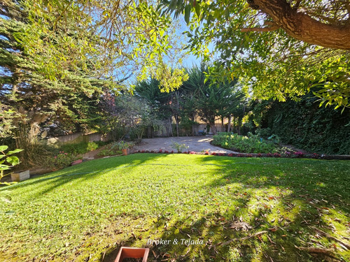 Broker Bosques- Excelente Propiedad 6d-4b-gran Patio