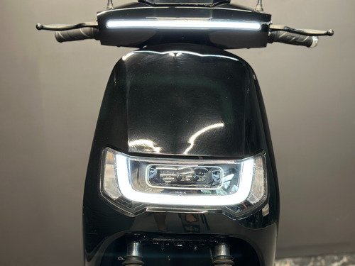 Moto Eléctrica Sunra R-bot 2025