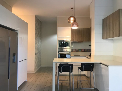 Departamento En Arriendo De 2 Dorm. En Las Condes