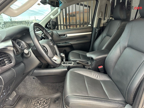Toyota Hilux 2.8 D-4D TURBO DIESEL CD SRX 4X4 AUTOMÁTICO