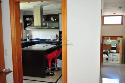 Casa En Mansa, 5 Dormitorios Abierto A Negocios, Toma Terreno O Apartamentos .puede Financiar 40% Con Interes