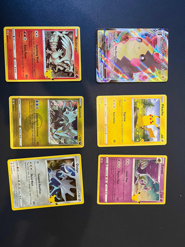 Paquete 21 Tarjetas Carta Pokemon Colección Charizard Y Vmax (Usado)