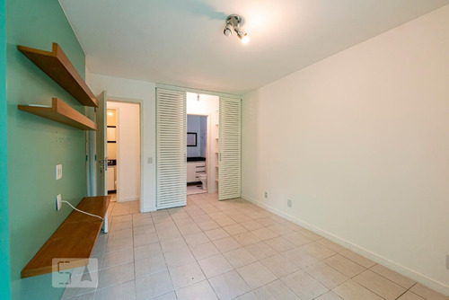 Apartamento À Venda - Leblon, 2 Quartos, 90 - S893133372
