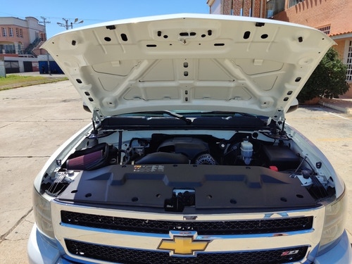 Imagen 14 de 16 de Chevrolet Silverado Lt 4x4