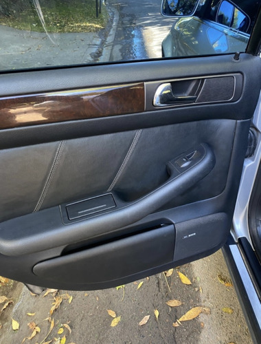 El Audi A6 Allroad 2005 Con Motor V8 Es Un Vehículo Todoterr