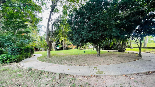 Valle Arriba/ Calle Cerrada/terreno En Venta/precio De Oportunidad