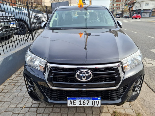 Imagen 2 de 15 de Toyota Hilux Srv 4x2 2019