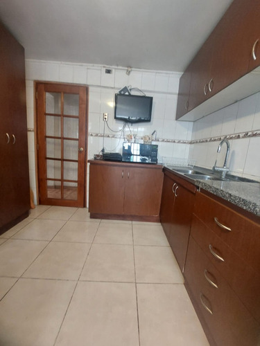 Se Vende Amplia Y Cómoda Propiedad Con Excelente Ubicación