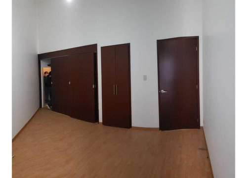 Casa En Venta En Nueva Chapultepec, Morelia, Michoacán De Ocampo C.p. 58280