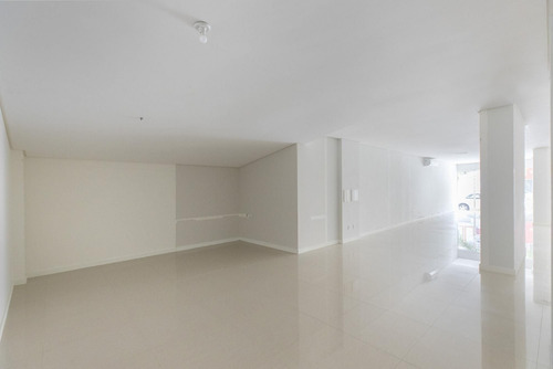Imagem 20 de 23 de Blue Ocean Residence - Sala 06 - 82210