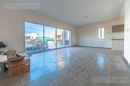 Imagen 6 de 26 de A Estrenar, Moderna Casa En Una Sola Santa Lucía, Pilar Del Este, Pilar.