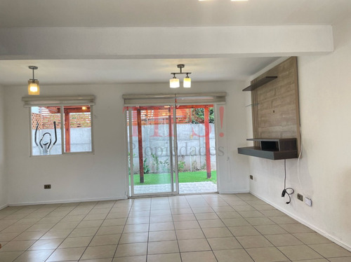 Casa En Condominio Jardines De Las Vizcachas, Con Piscina !!