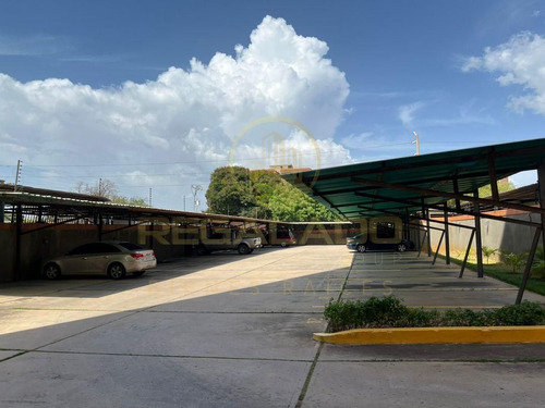 Esaa-591 Zona Norte Apartamento Edificio Molokai Avenida Cecilio Acosta