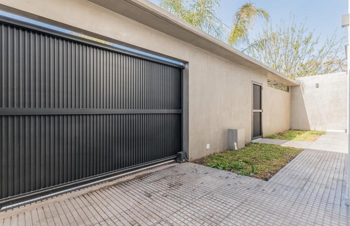Imagen 12 de 30 de Venta · Casa A Estrenar De Categoría En Moreno · Pileta · Patio · Balcón · Financia · Permuta