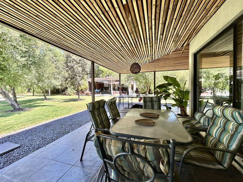 Casa En Venta De 3dorm En Suite Chicureo Poniente Colina