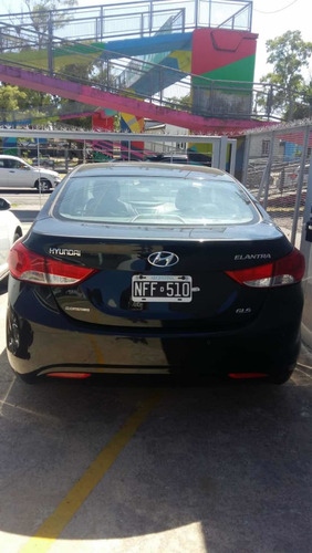 Hyundai Elantra 1.8 Gls 6at Seguridad Premium 2013