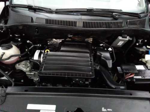 Volkswagen Suran 1,6 Highline 2015