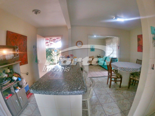 Chalé Com 4 Quartos, Sendo 2 Suítes, No Bairro Nossa Senhora Da Paz Em Bal. Piçarras. (cód. 10465) - 35710465v