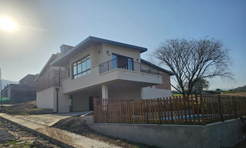 Casa En Venta - 3 Dorm - Barrio Ianua Caeli - Yerba Buena