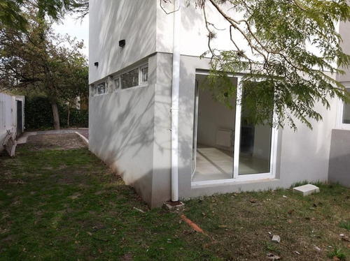 Imagen 4 de 10 de Duplex Venta 2 Dormitorios, 2 Baños Y Pileta-estrenar -120 Mts 2- Manuel B Gonnet