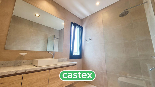 Casa A La Venta A La Laguna En En Ceibos, Puertos