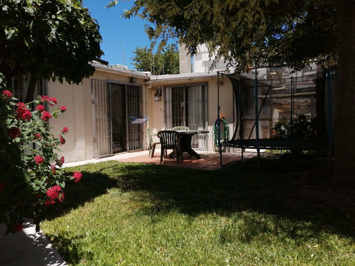 Imagen 17 de 30 de Casa 4 Dorm. Venta Malvin Barbacoa Cerrada Fondo