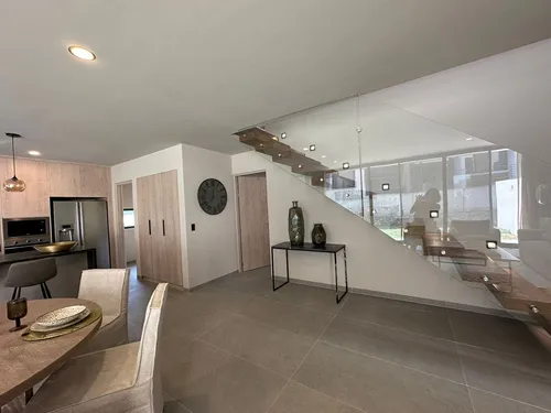 Se Vende Residencia En Altozano, Luxury.,3 Recamaras, 4.5 Baños, Jardín, Cto Ser