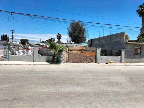 Terreno En Venta En La Col Constitución Rosarito