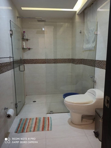 Imagen 6 de 12 de En Venta Apartamento Duplex Remodelado En Coral Plaza