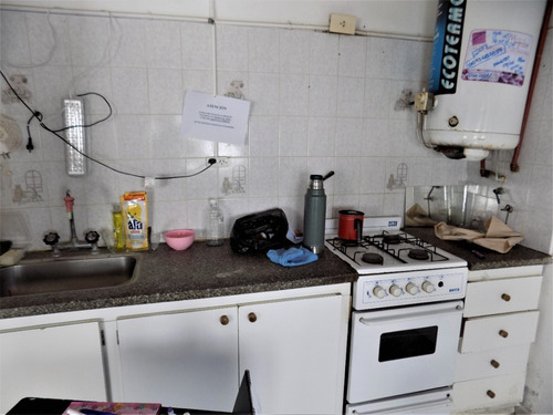 Imagen 5 de 8 de Departamento De 2 Ambientes Ph Con Todos Los Servicios. Muy Buen Estado