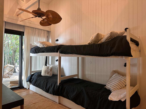 Casa De 180 Mt ,con Playa Sobre Río Paraná. Ituzaingo, Provincia De Corrientes, Seguridad 24 Hs, Capacidad 8 Personas, De Lujo, Totalmente Equipada, Casa De Casero Equipada Independiente, Alq Tempor