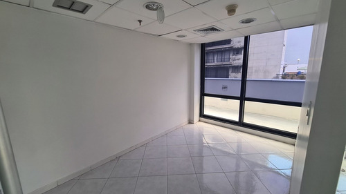 Imagen 2 de 10 de Alquilo Oficina 120m2 Chacao 7638