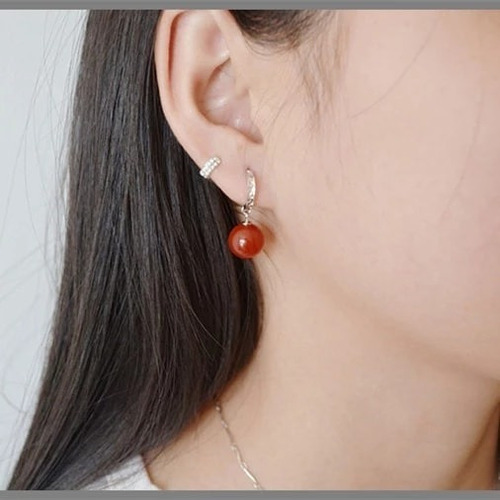 V Aros Bolitas Rojas Baño Plata / Todojoyas