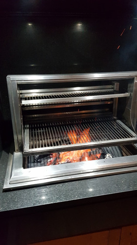 Churrasqueiro Para Eventos E Reuniões