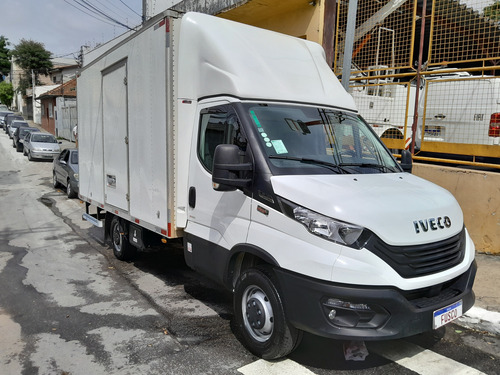 Iveco Daily 35160 2023 Com Baú Alumínio Completa 44 Mil Km