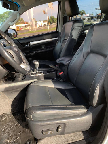 Toyota Hilux 2.8 Cd Srx 177cv 4x4 At 2017