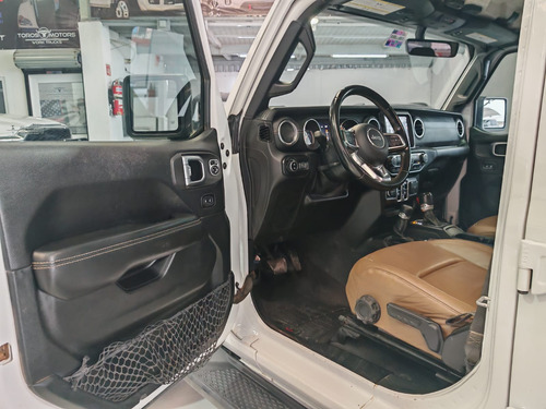 2020 Jeep Gladiator Overland 4x4