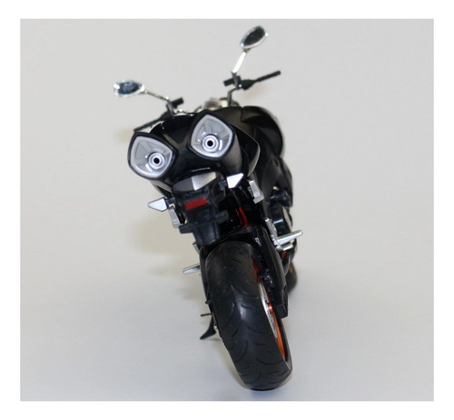 Miniatura Moto Suzuki B-king 1300 Cc Material Plástico 1:12 Preto