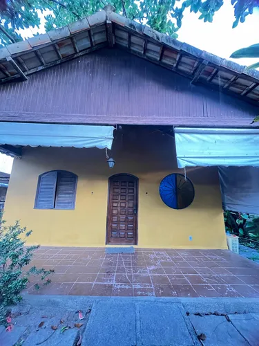 Casa De 3 Quartos Com Quintal E Churrasqueira.