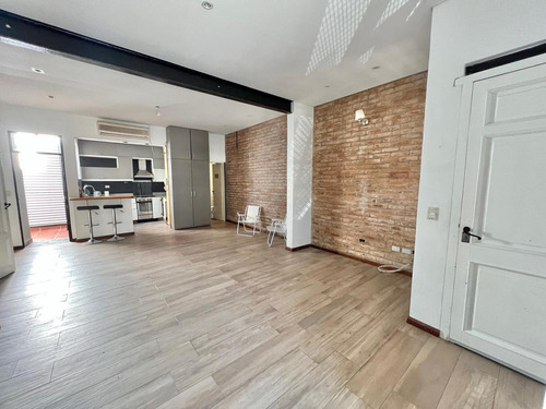 Imagen 2 de 25 de Imperdible Casa Hecha A Nuevo Con Terraza Propia A Cinco Cuadras Del Centro De Martinez.