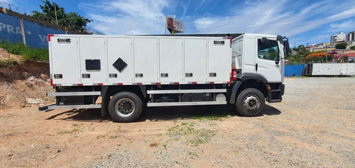 Imagem 3 de 8 de Vw 17230 Comboio Locação